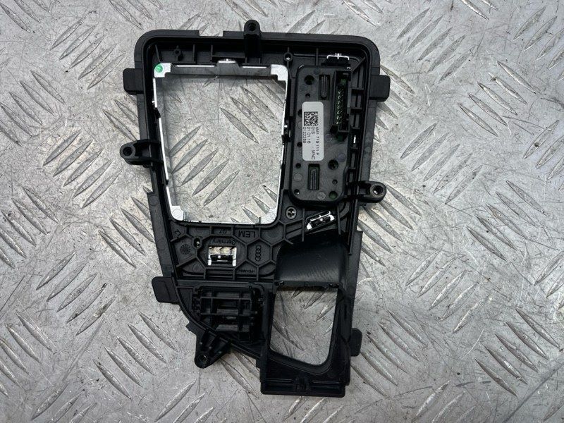 Накладка селектора АКПП 4M1713111FMNC Audi Q7