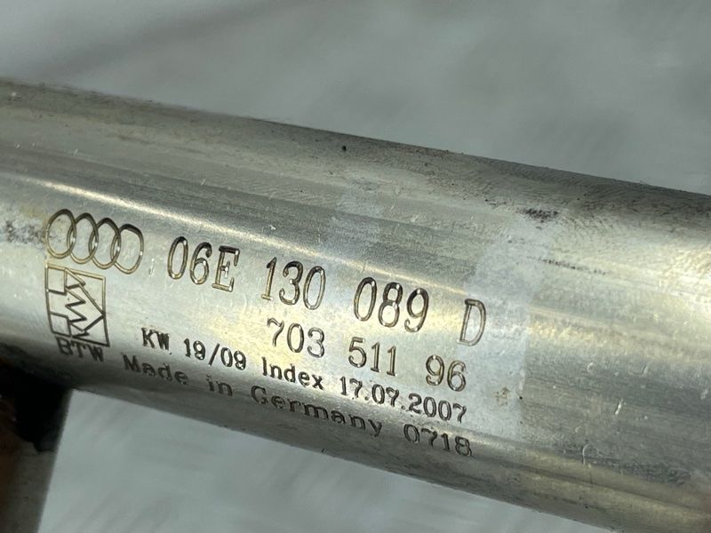 Паливна рампа 06E130089D Audi Q7
