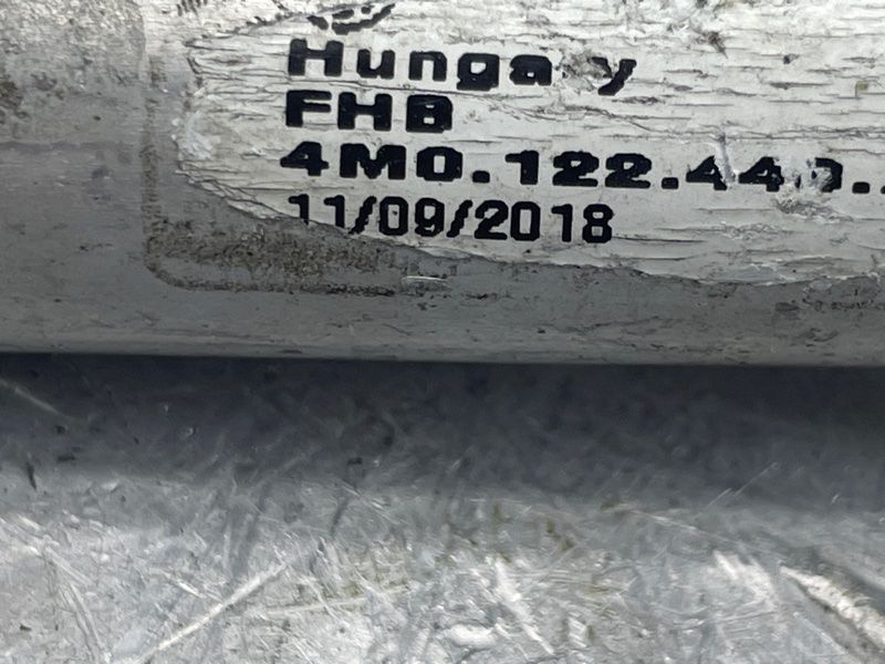 Трубопровод системы охлаждения 4M0122448A Audi Q7