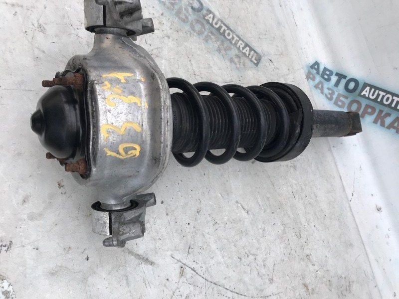 Стійка амортизатора в зборі з пружиною 7P6513029BA Volkswagen Touareg