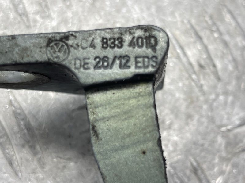 Петля двери верхняя 3C4833401D Volkswagen CC