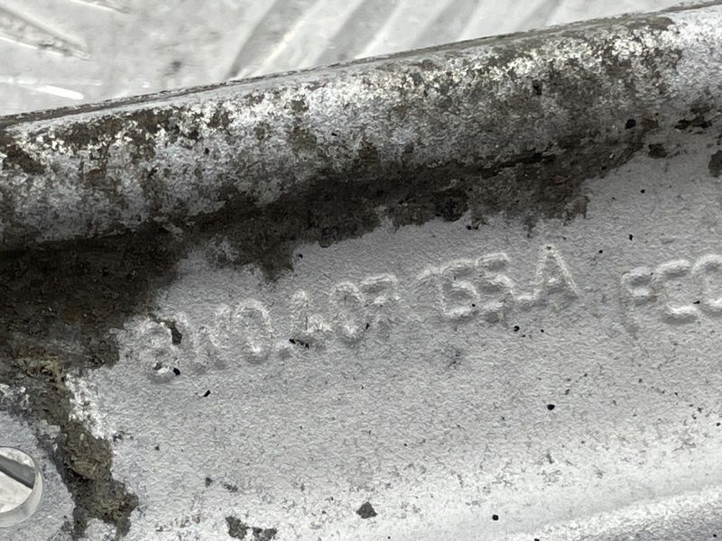 Рычаг передней подвески несущий нижний 8W0407155A Audi A4 Allroad