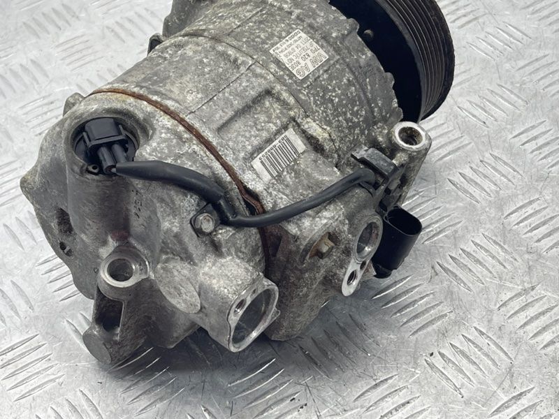 Компресор кондиціонера 7P0820803E Audi Touareg Audi Q7