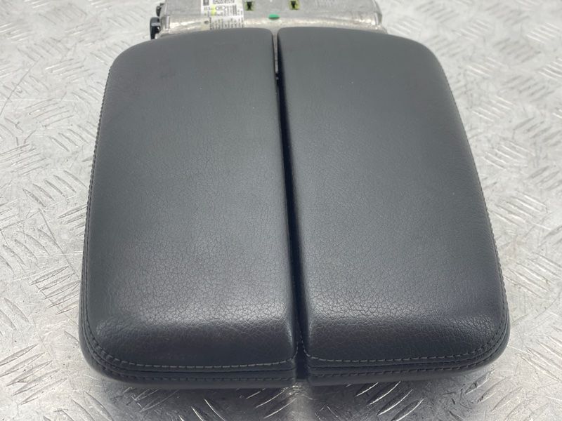 Підлокітник 4M0864207AF38M Audi Q7