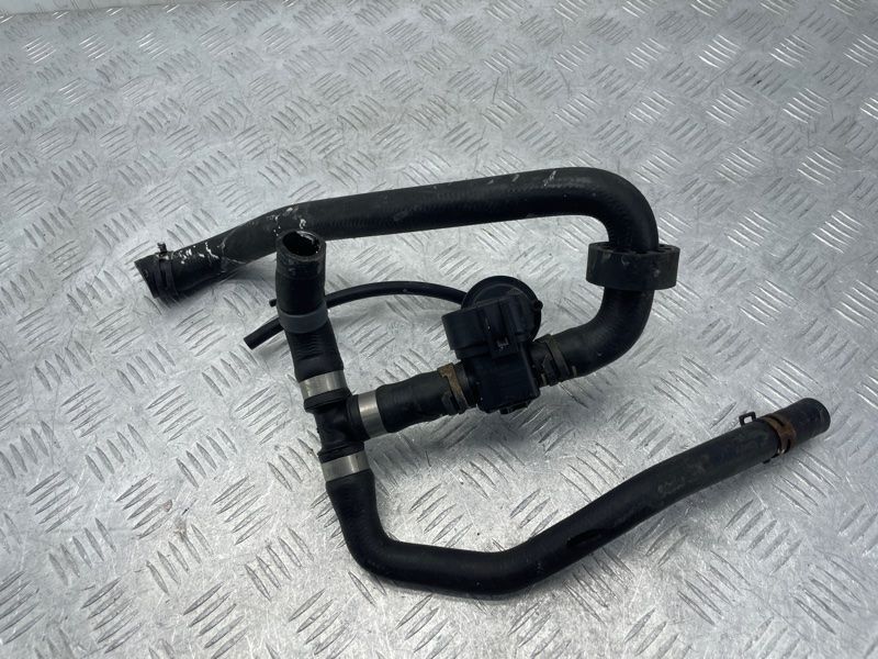 Шланг ОР з клапаном 7P0122049H Volkswagen Touareg