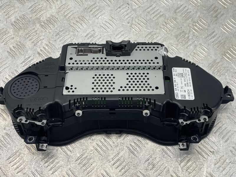 Комбінація приладів 4G8920986P Audi A6