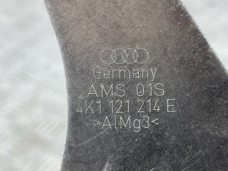 Кронштейн 4K1121214E Audi A6