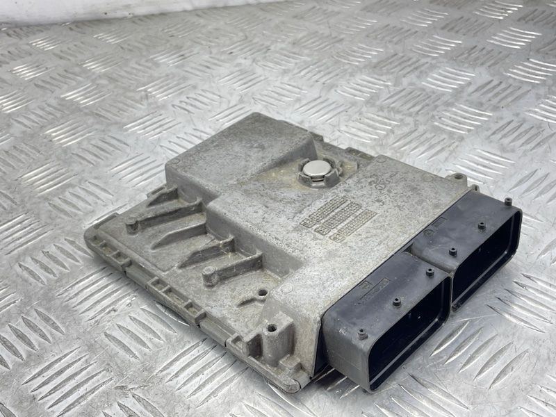 Блок керування двигуном 4M0907551A Audi Q7