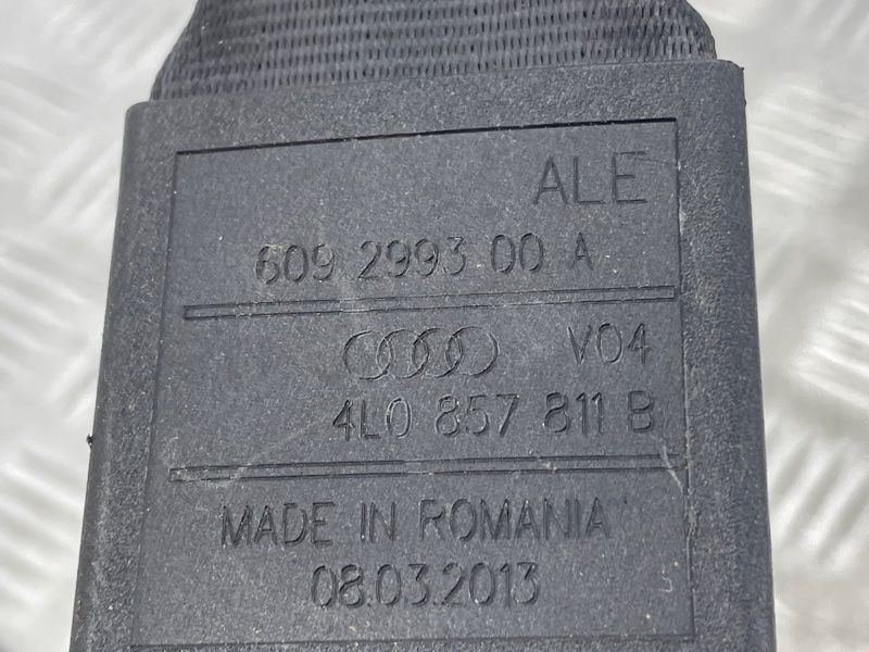 Ремінь безпеки сидіння 3-го ряду 4L0857811BV04 Audi Q7