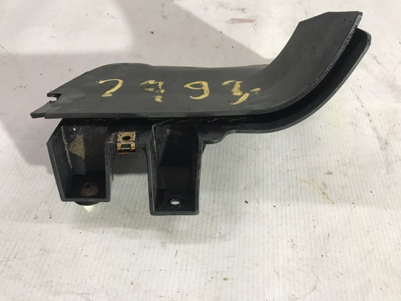 Бризковик 7P6854856 Volkswagen Touareg