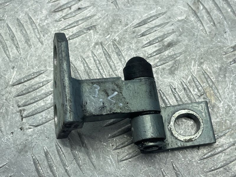 Петля двери верхняя 3C4833401D Volkswagen CC