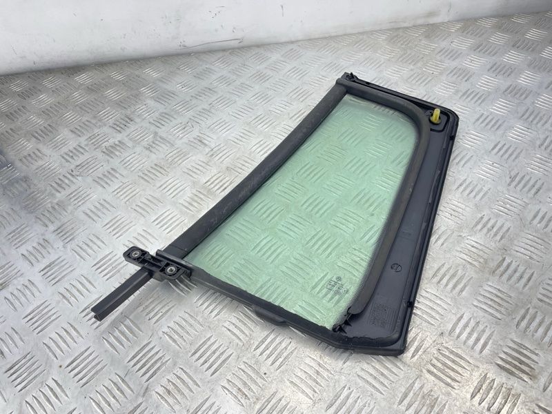 Бічне скло дверей 5N0845214D Volkswagen Tiguan