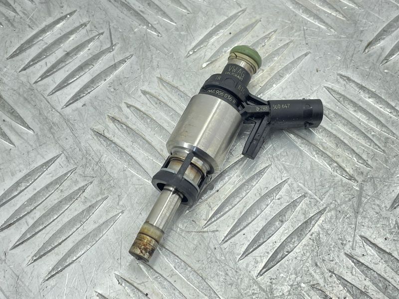Топливная форсунка 06G906036R Audi A4
