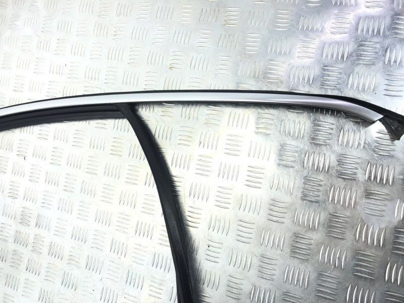 Направляюча скла дверей 4M0837432 Audi Q7