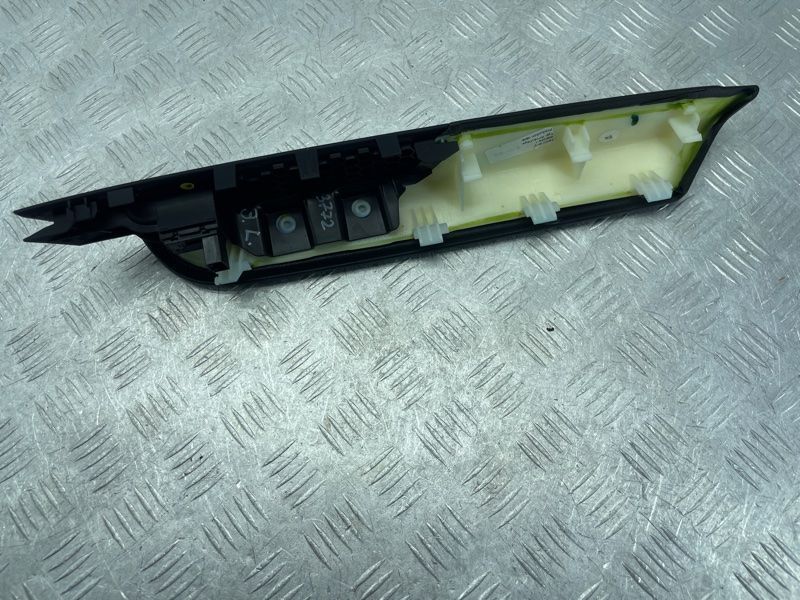 7P1868169AK84 Volkswagen Touareg