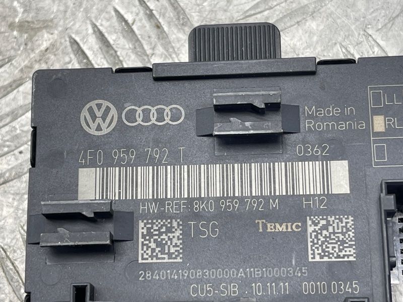 Блок управления двери Audi Q7