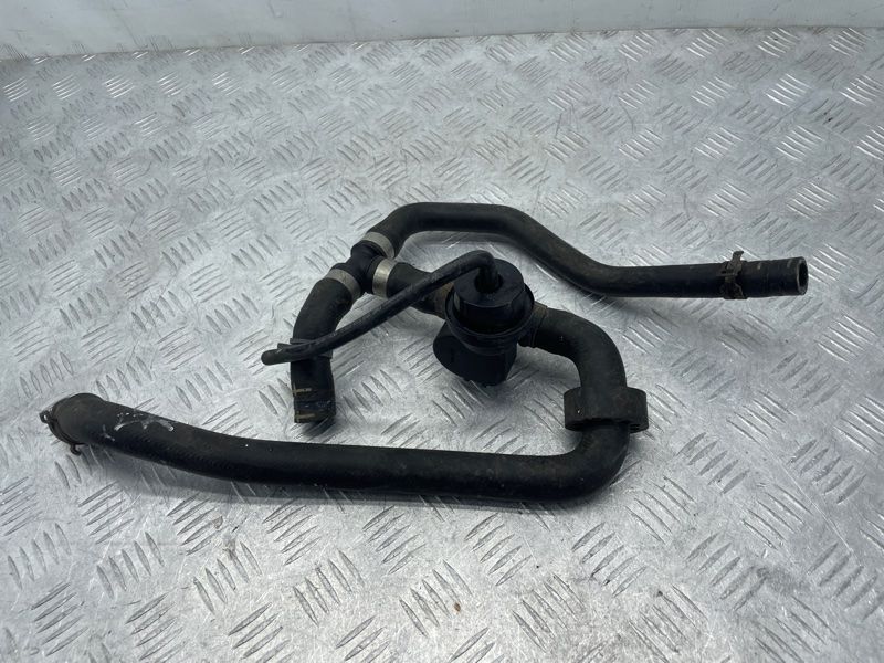 Шланг ОР з клапаном 7P0122049H Volkswagen Touareg