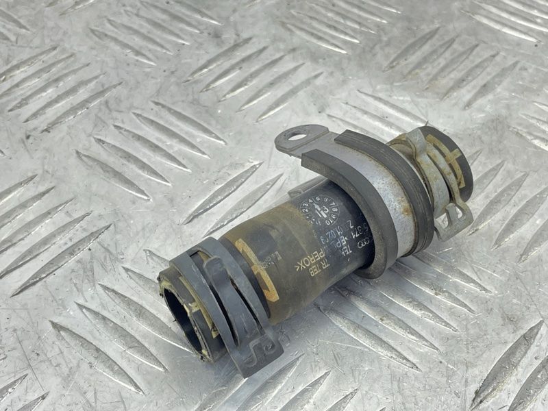 Патрубок системи охолодження 7p0815371 Volkswagen Touareg