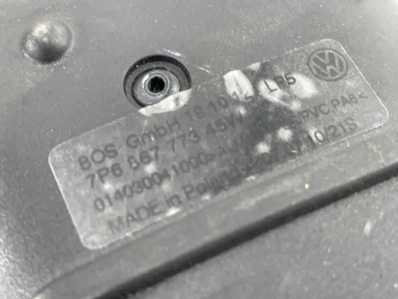 Шторка багажника 7P6867773H45W Volkswagen Touareg