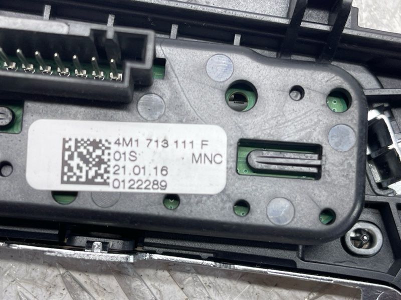 Накладка селектора АКПП 4M1713111FMNC Audi Q7