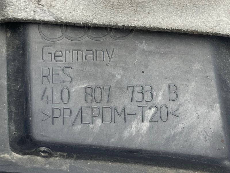 Спойлер переднего бампера 4L0807733B Audi Q7