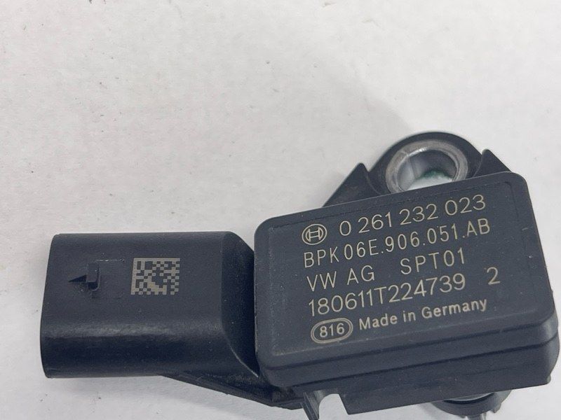 Датчик абсолютного давления (MAP) 06E906051AB Audi Q7 Audi A6, Audi A7, Audi A8, Audi Q7, Audi Q8, Audi RS3, Audi RS5, Audi S5, Audi S5 Sportback, Audi S8, Audi SQ7, Audi SQ8, Audi TT