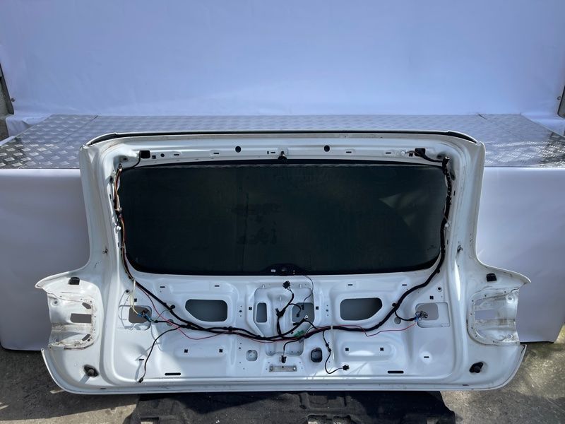 Кришка багажника 4L0827023B Audi Q7