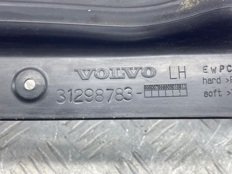 Уплотнитель двери 32298783 Volvo XC60