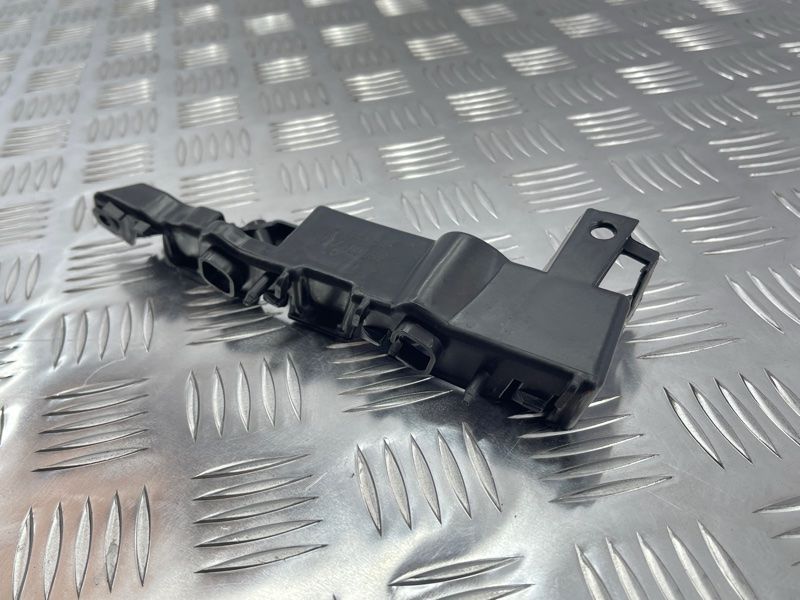 Направляюча переднього бампера 4G0807284 Audi A6