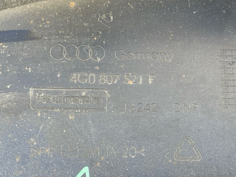 Спойлер заднього бампера 4G0807521F Audi A6