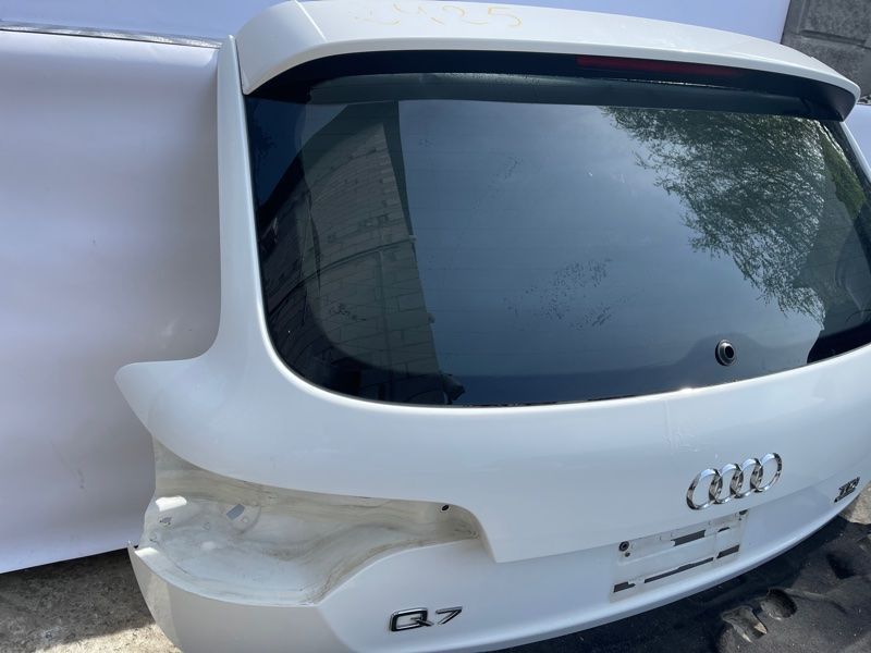 Кришка багажника 4L0827023B Audi Q7
