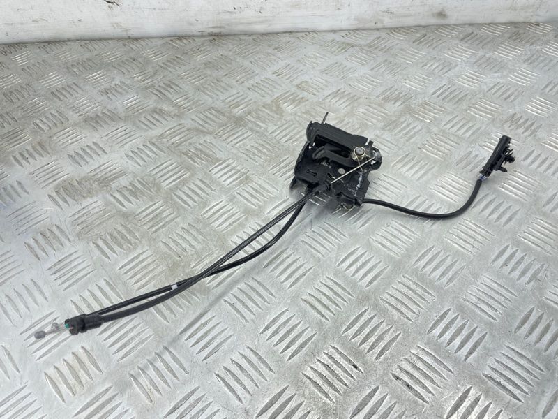 Замок капоту Polestar 2