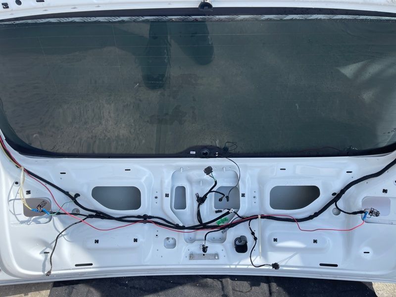 Кришка багажника 4L0827023B Audi Q7