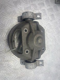 Кронштейн 7l8513029 Audi Q7
