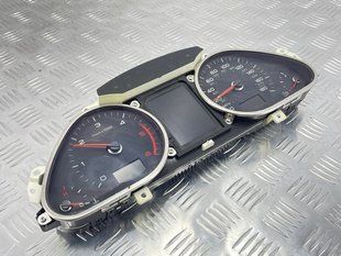 Комбинация приборов / Спидометр 4L0920984A Audi Q7