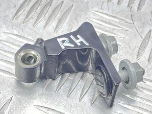 Петля двери нижняя 4K8833402B Audi A6