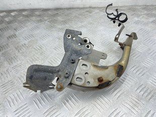 Кронштейн глушника 31422214 Volvo XC90