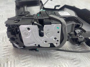 Замок передней двери 31440998 Volvo XC60