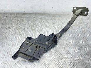 Кронштейн крыла 4H0821136F Audi A8