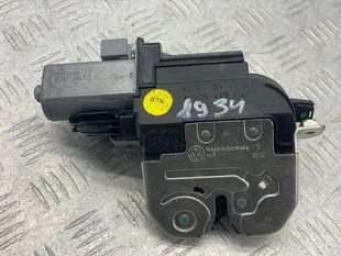 Замок кришки багажника 7P0827505K Volkswagen Touareg