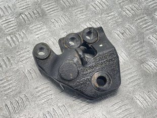 Кронштейн DG936F012AC Ford Fusion