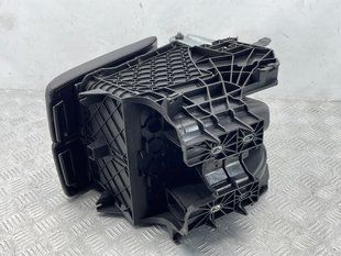 Підлокітник Volkswagen Touareg