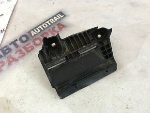 Крепление аккумулятора DG9310663 Ford Edge