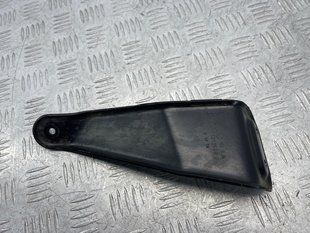 Кронштейн крила 4M0121263D Audi Q7