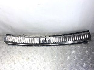 Накладка замка багажника Volkswagen Touareg