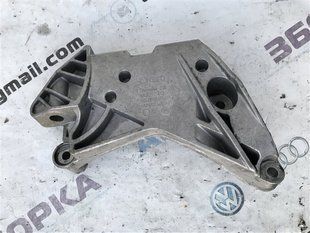 Кронштейн опоры двигателя 06J199207P Volkswagen CC
