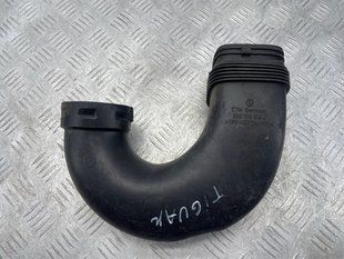Патрубок воздушный 5N0129618C Volkswagen Tiguan