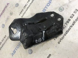 Кронштейн опорный, боковой E1GZ5084BA Ford Fusion