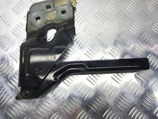 Петля капота 7P6823301 Volkswagen Touareg