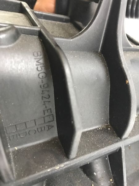 Колектор впускний bm5g9424e Ford Escape